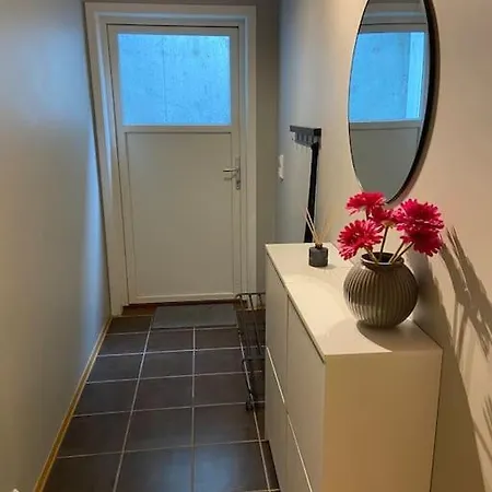 Apartment Koselig Kjellerleilighet Ca 25 Minutter Kjoring Fra Sentrum