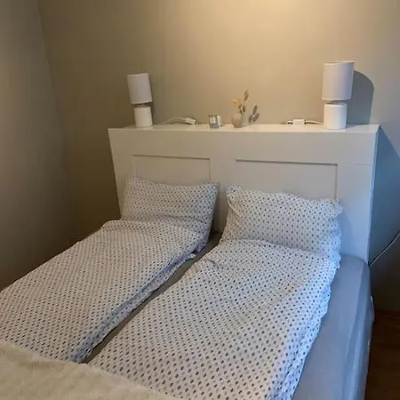 Koselig Kjellerleilighet Ca 25 Minutter Kjoring Fra Sentrum *